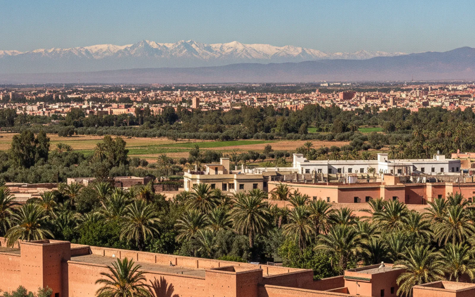 Panneaux solaires à Marrakech : villas, riads et pompage